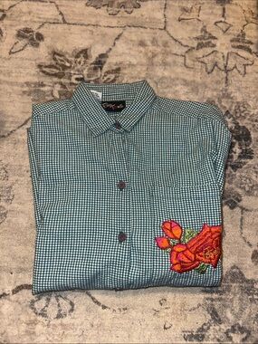 Women’s Green Gingham Button-Down Shirt with Embroidered Rose
